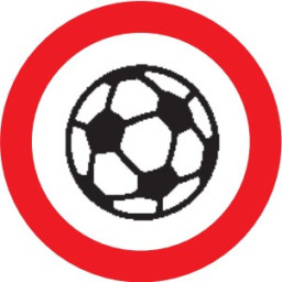 Vietato giocare a calcio