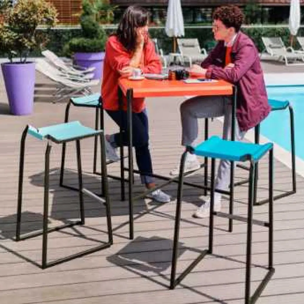 Pleats High Table