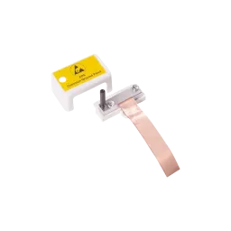 Central earthing strip for floor systems