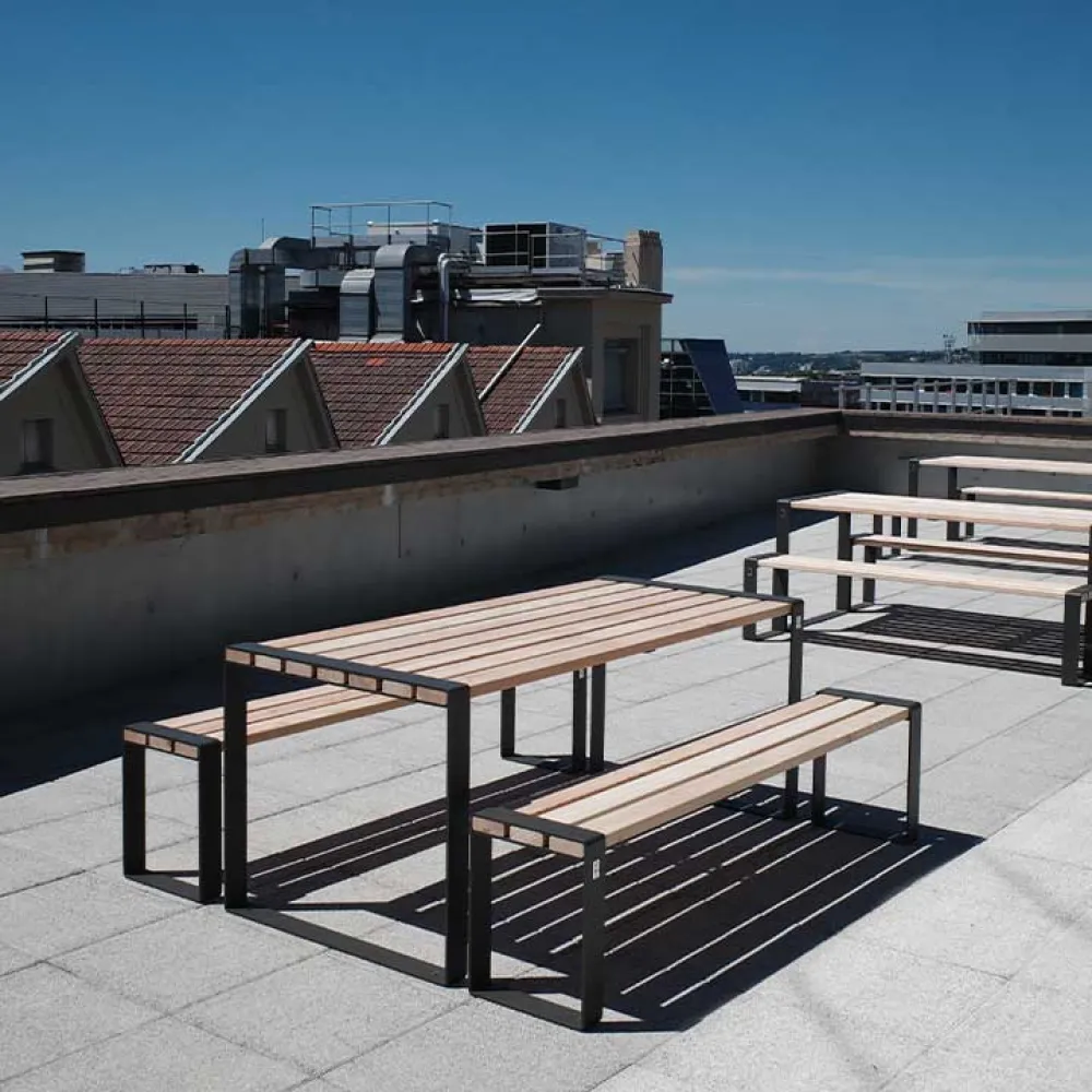 Forézien Table