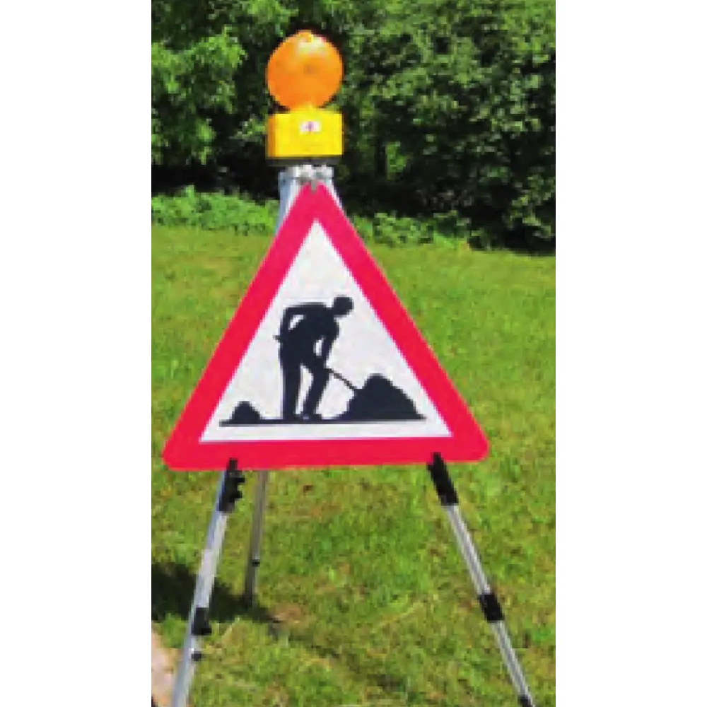 Signal post for temporary signaling
