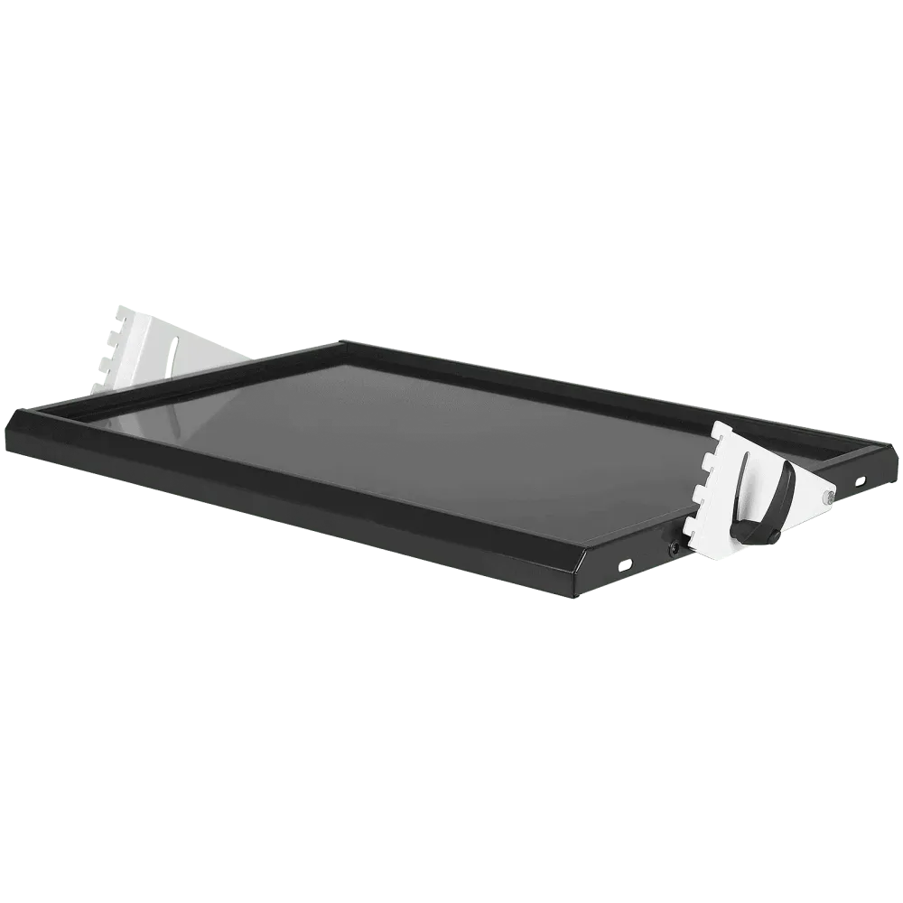 Reinforced adjustable shelf