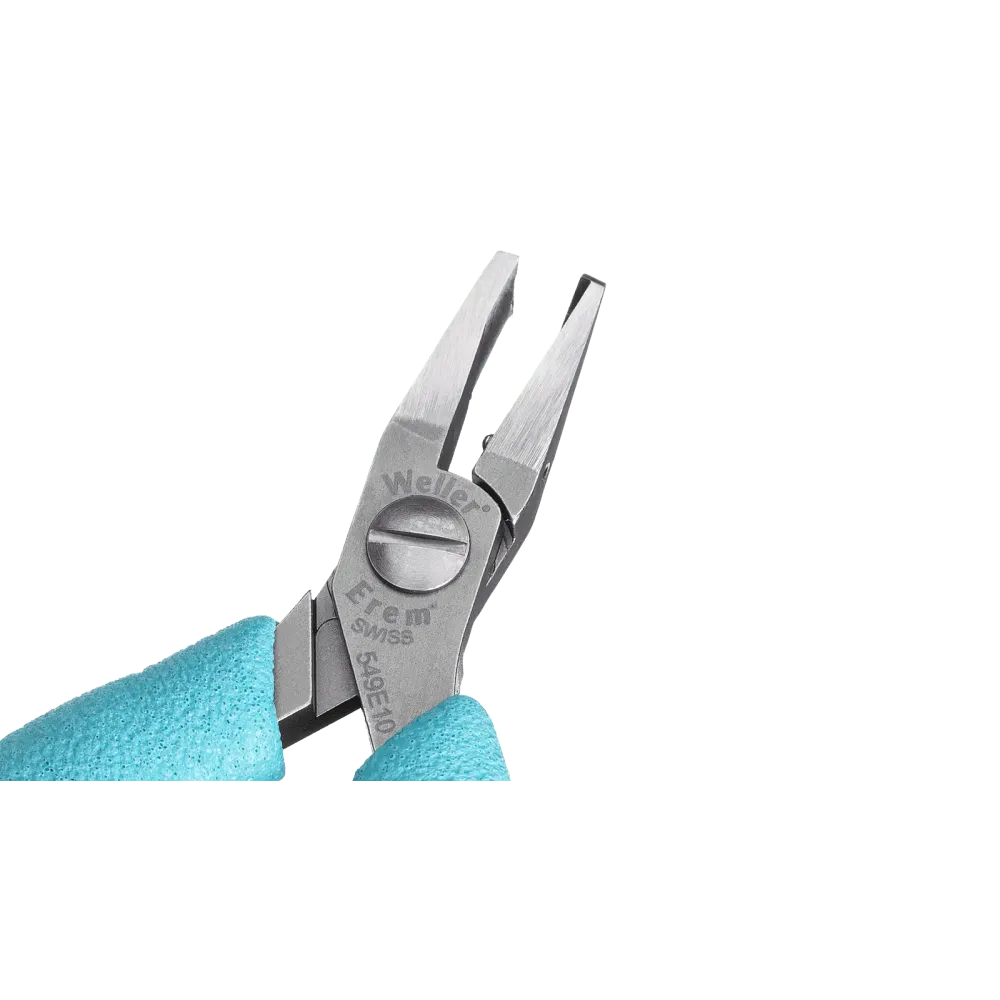 Distance cutter cuts wire to a length of 1.0 mm