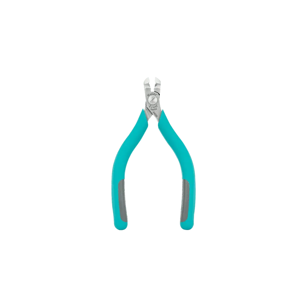 Pointed cutter, angled, wide and robust head