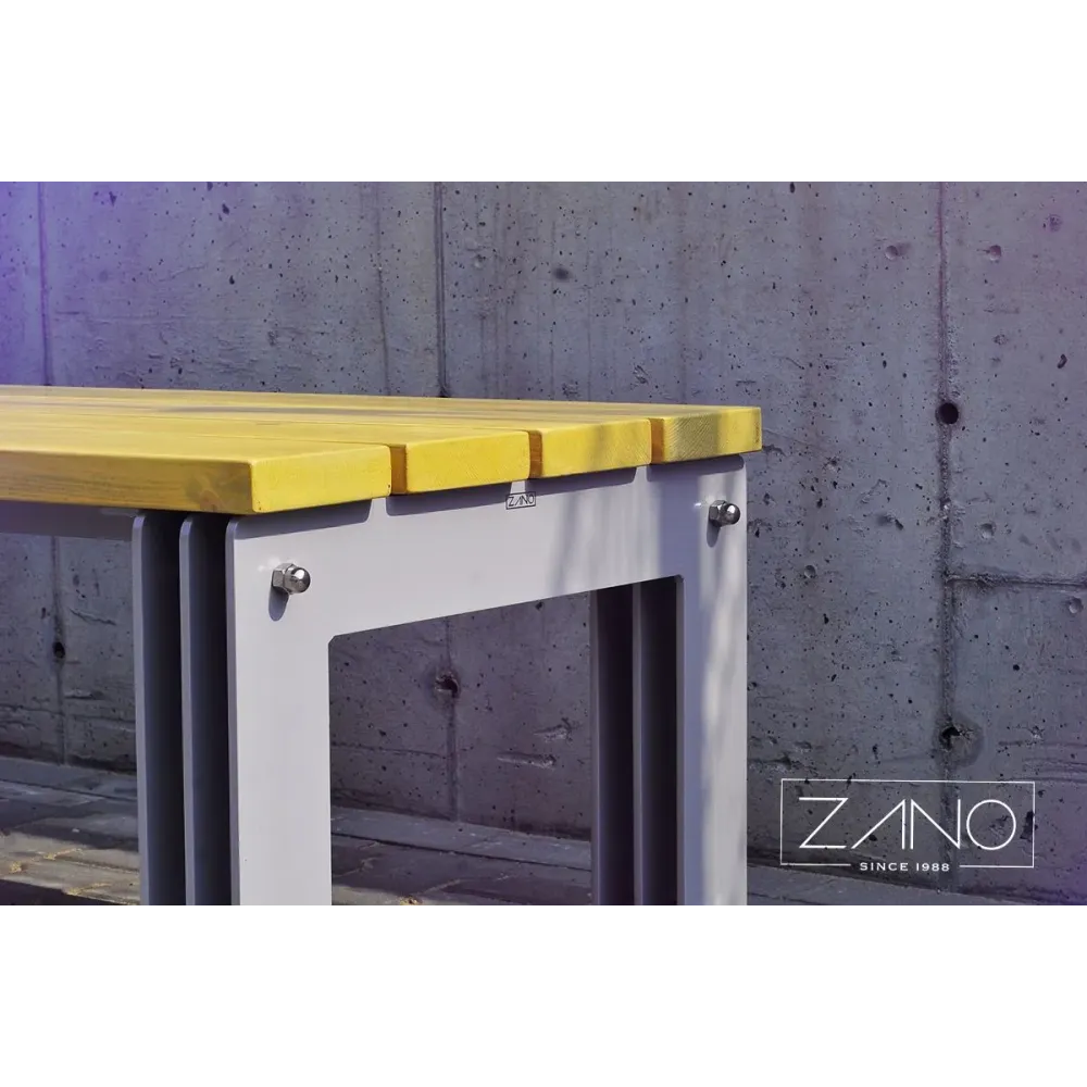 Tristad Bench