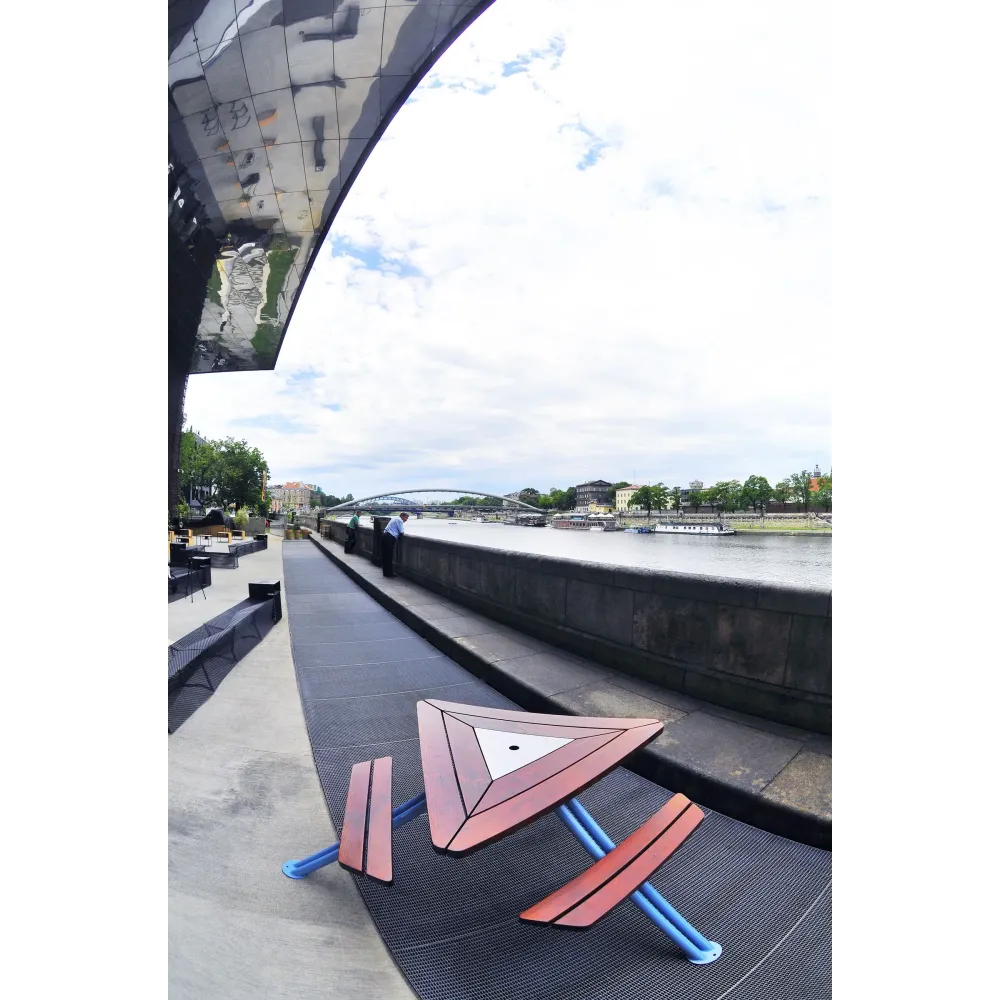 Mars Picnic Table