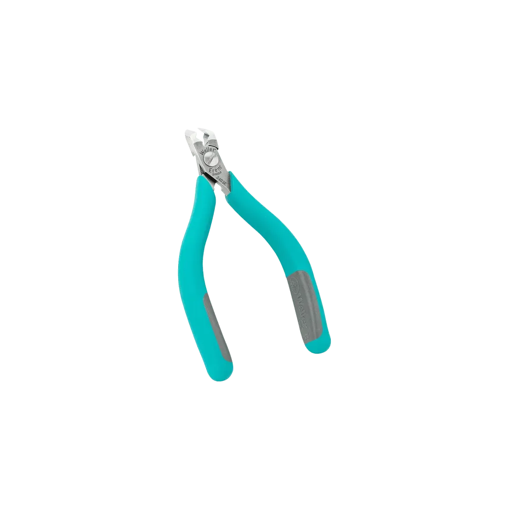Pointed cutter, angled, wide and robust head