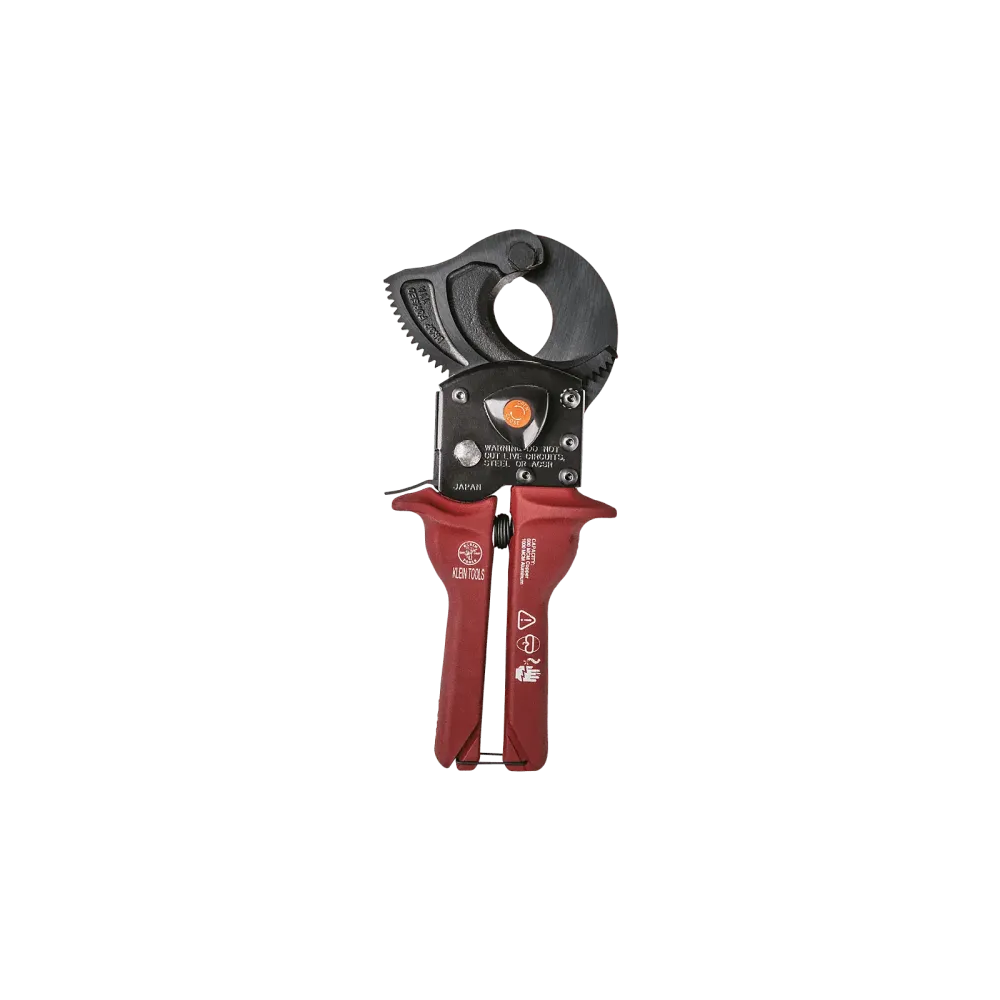 Compact cable cutter with ratchet