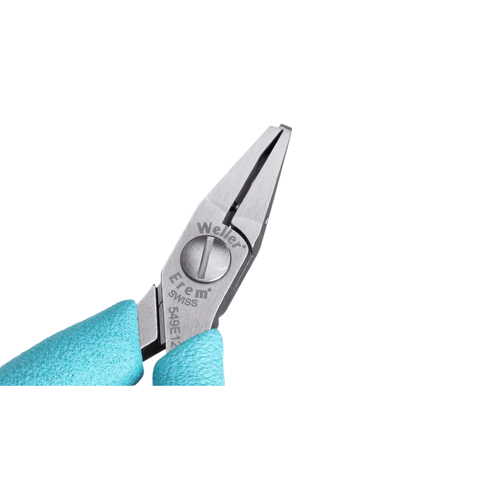 Distance cutter cuts wire to a length of 1.2 mm