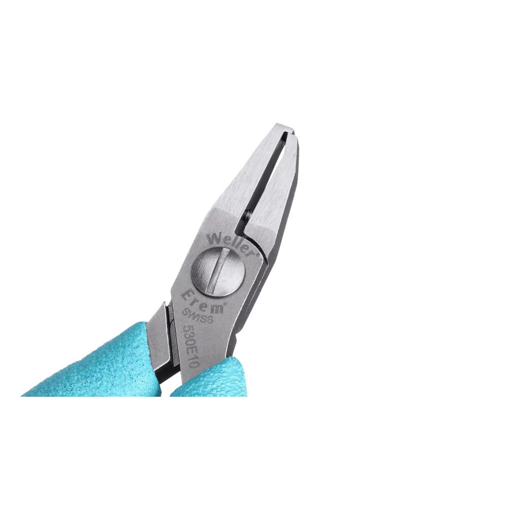 Distance cutter cuts copper wire to a length of 1.0 mm