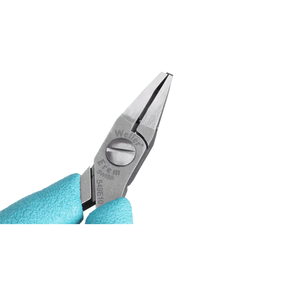 Distance cutter cuts wire to a length of 1.0 mm