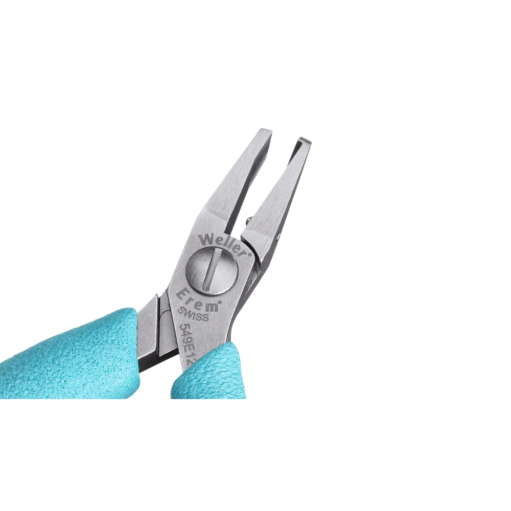 Distance cutter cuts wire to a length of 1.2 mm